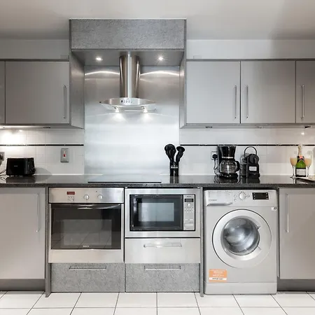 Thames View In Town! Large Luxxe Nomad Design Family Apartment