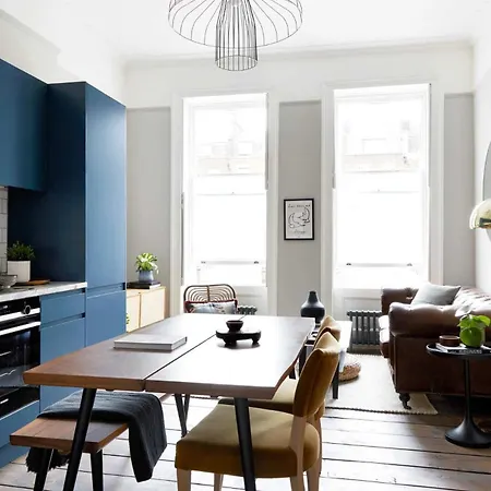 Stunning 1 Bedroom Minutes From Angel Tube Apartment