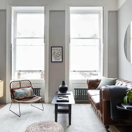 Stunning 1 Bedroom Minutes From Angel Tube Apartment