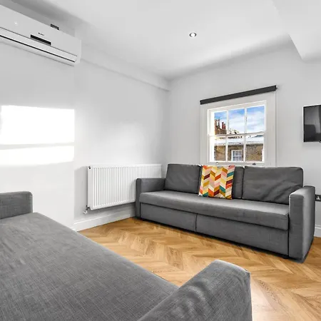 Stunning Hyde Park Apartment *