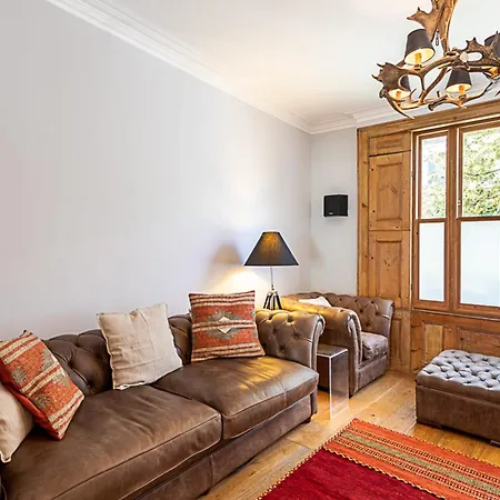 The Artist's House Alma Street Holiday home London