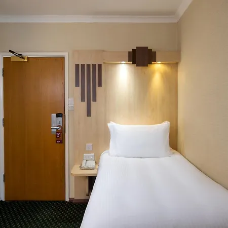 Tavistock Hotel 3*