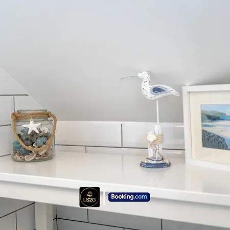 Stunning House By Ls2g Short Lets & Serviced Greater With Free Wifi London