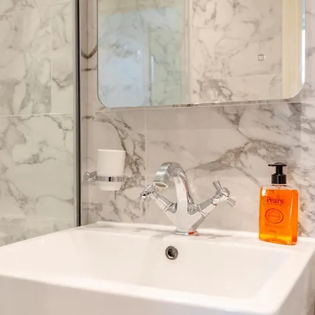 Beautiful & 1 Bedroom Flat In Clerkenwell London