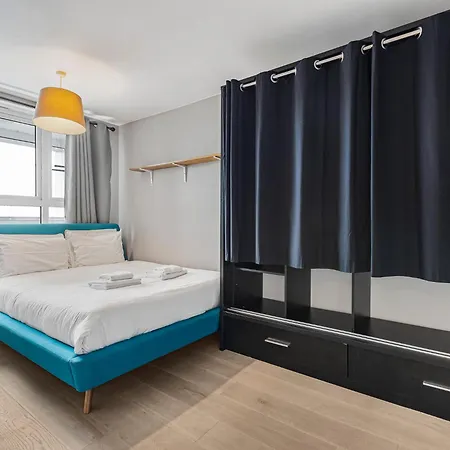 Pass The Keys - Stylish Flat With View In West Central * London