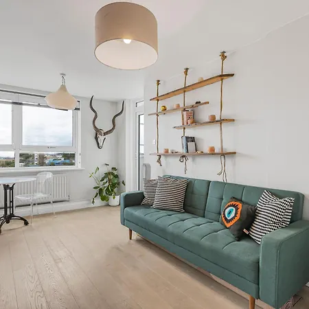 Pass The Keys - Stylish Flat With View In West Central *