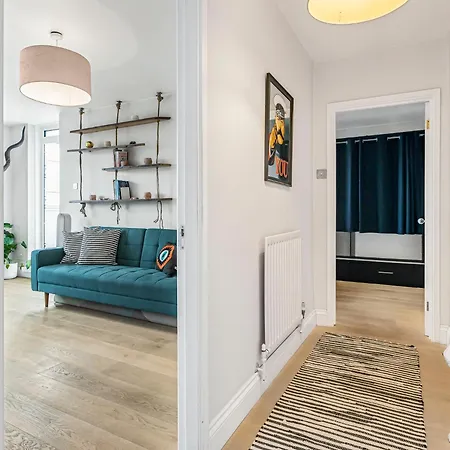 Pass The Keys - Stylish Flat With View In West Central London