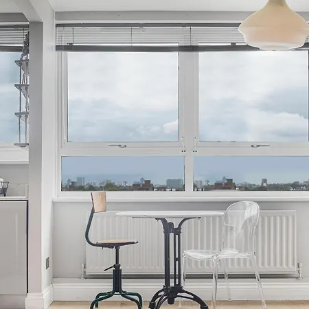 Pass The Keys - Stylish Flat With View In West Central