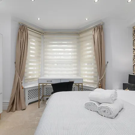 Elegant 2 Bed Garden Flat, London, Paddington! Apartment *