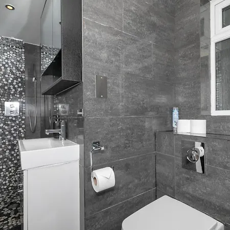 Elegant 2 Bed Garden Flat, London, Paddington! Apartment
