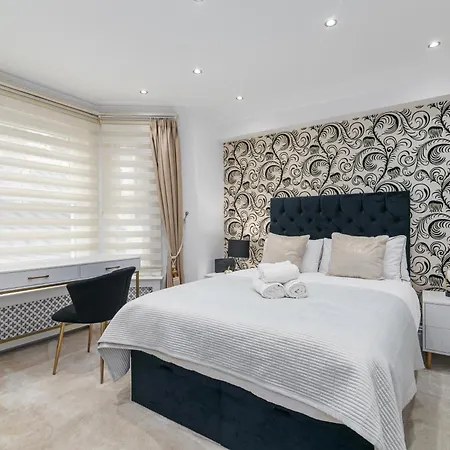 Elegant 2 Bed Garden Flat, London, Paddington! *