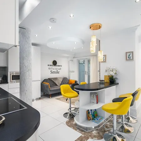 Apartment Elegant 2 Bed Garden Flat, London, Paddington!