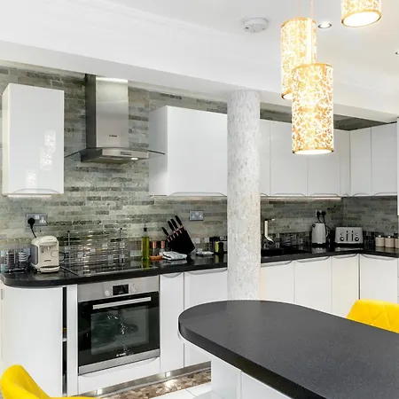 Apartment Elegant 2 Bed Garden Flat, London, Paddington! London