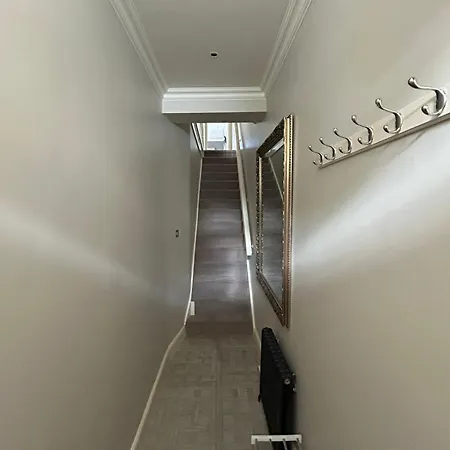 Stylish 2bed 2 Bath House With Balcony London