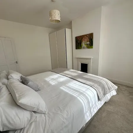 Holiday home Luxurious Living 4 Bedroom *