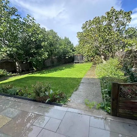 Luxurious Living 4 Bedroom Holiday home *