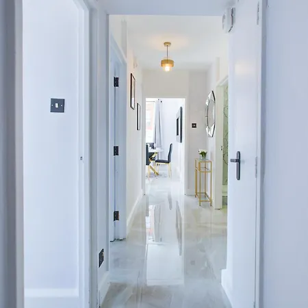 The Landward Apartment *
