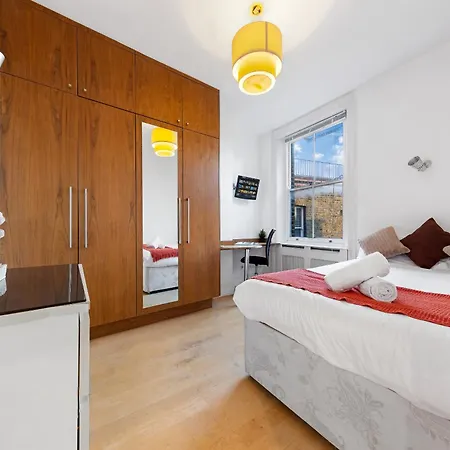 Luxury 4-bedroom Modern Flat In Steps From Station, Sleeps 9 In Style! *
