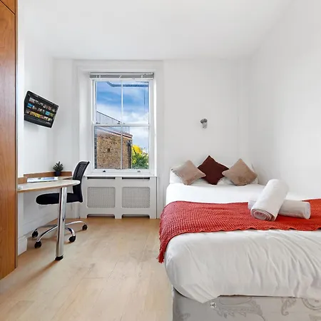Apartment Luxury 4-bedroom Modern Flat In Steps From Station, Sleeps 9 In Style! *
