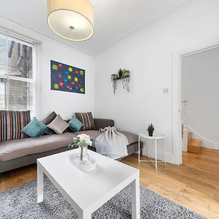 Lägenhet Luxury 4-bedroom Modern Flat In Steps From Station, Sleeps 9 In Style!