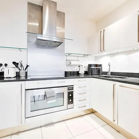 Apartment The Thamesview - Stylish 2 Bed Flat With Balcony *