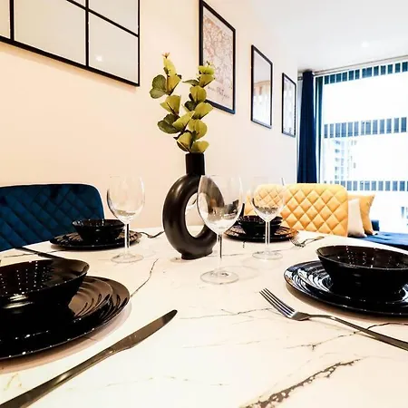 Premium Canary Wharf Flat - Long Offer