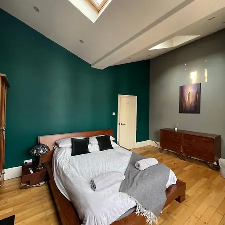 Apartment Luxury Maisonette In Location *