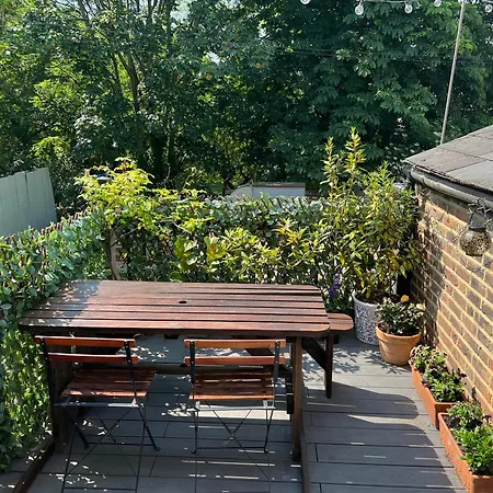 Luxury Maisonette In Location Apartment *