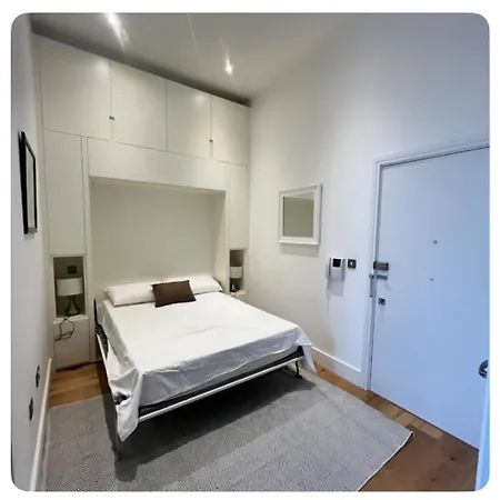 Apartment Stunning Modern Artsy 1-bedroom Flat Centre Ldn London