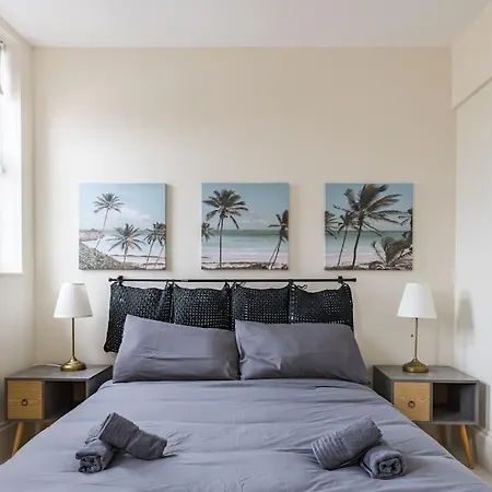 Apartment 4 Bed Penthouse In Shoreditch