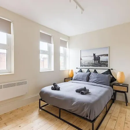 4 Bed Penthouse In Shoreditch Apartment London