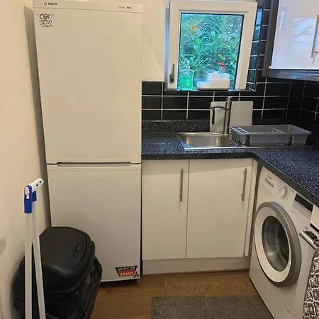 Beautiful Wood Street First Floor Flat B London