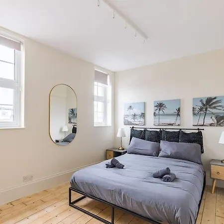 4 Bed Penthouse In Shoreditch * London