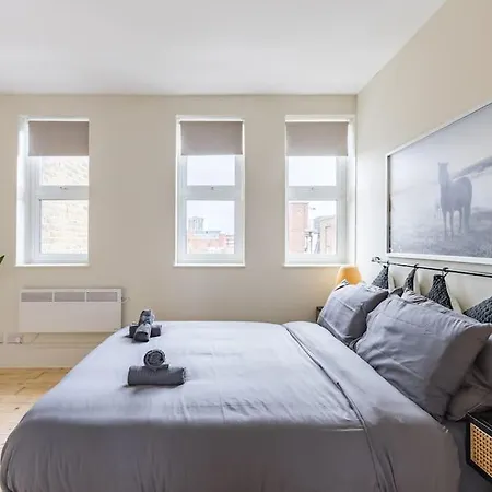 4 Bed Penthouse In Shoreditch Apartment *