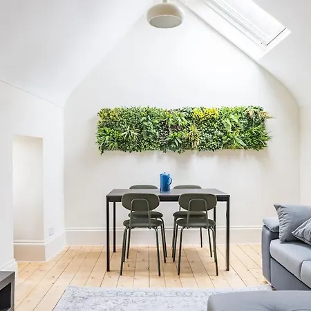 4 Bed Penthouse In Shoreditch Apartment