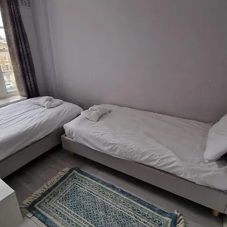 2 Bed Flat In Paddington Apartment