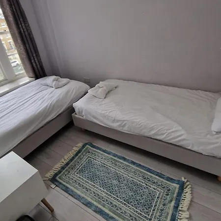 2 Bed Flat In Paddington Apartment