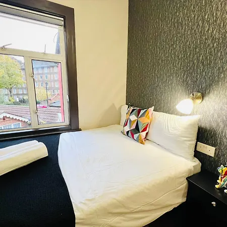 Caledonian Close To Camden & Kings Cross * Londýn