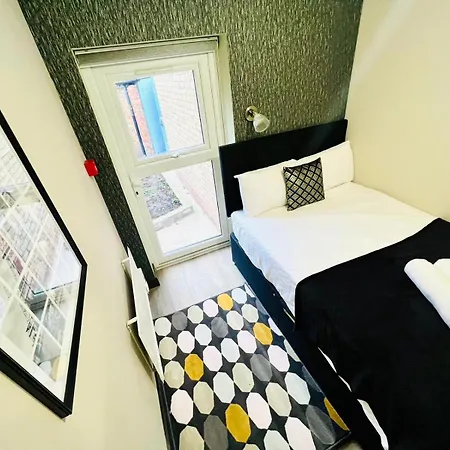 Caledonian Close To Camden & Kings Cross * Londýn