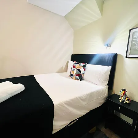 Caledonian Close To Camden & Kings Cross * Londýn