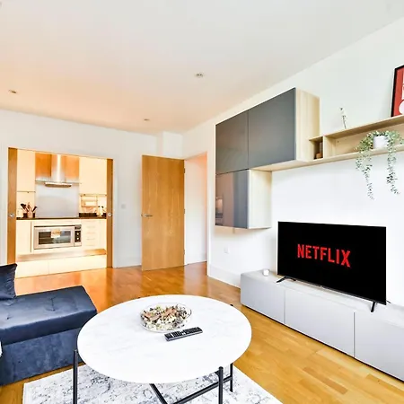 The Thamesview - Stylish 2 Bed Flat With Balcony * London