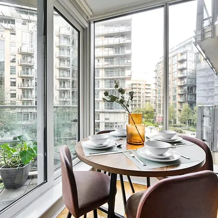 The Thamesview - Stylish 2 Bed Flat With Balcony Apartment London