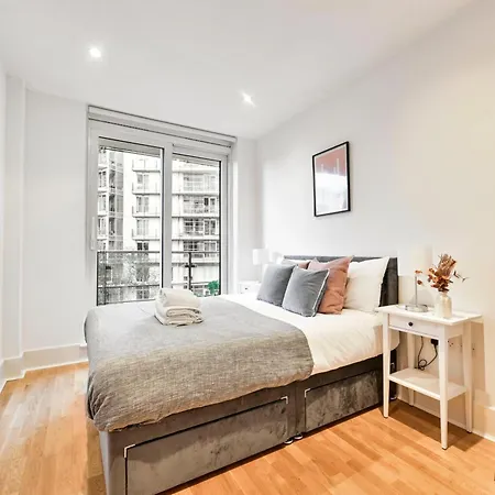 Apartment The Thamesview - Stylish 2 Bed Flat With Balcony London