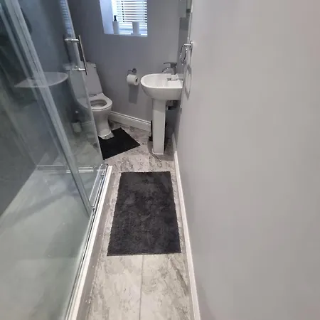 A Luxury 2 Bed Flat In Romford