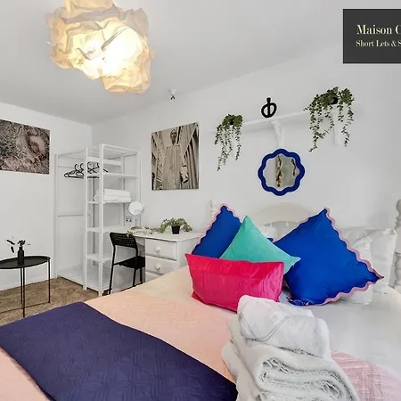 Weekly Or Monthly Stays, London, Stepney Green, 2bedroom Apt, Sleeps 6, Servcied By Maison Christo Short Lets & Serviced Accomdation *