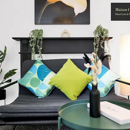 Weekly Or Monthly Stays, London, Stepney Green, 2bedroom Apt, Sleeps 6, Servcied By Maison Christo Short Lets & Serviced Accomdation Apartment