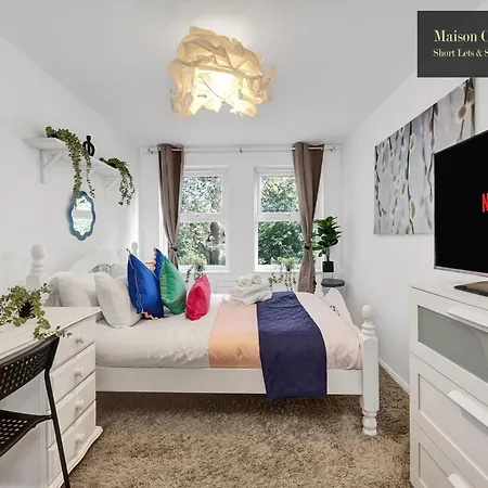 Apartment Weekly Or Monthly Stays, London, Stepney Green, 2bedroom Apt, Sleeps 6, Servcied By Maison Christo Short Lets & Serviced Accomdation *