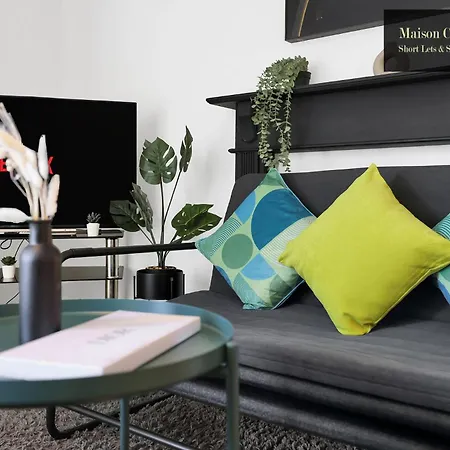 Apartment Weekly Or Monthly Stays, London, Stepney Green, 2bedroom Apt, Sleeps 6, Servcied By Maison Christo Short Lets & Serviced Accomdation London