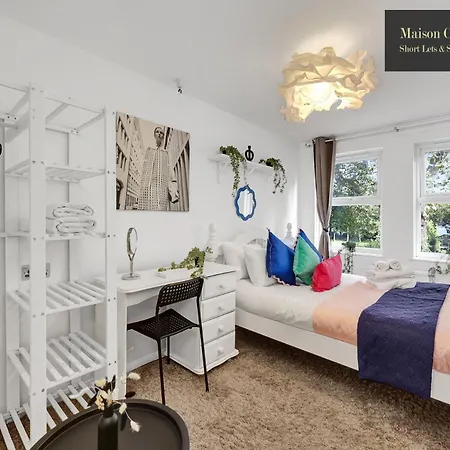Weekly Or Monthly Stays, London, Stepney Green, 2bedroom Apt, Sleeps 6, Servcied By Maison Christo Short Lets & Serviced Accomdation Apartment