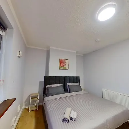Grand 2 Bed Apartment Belvedere